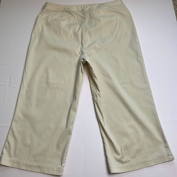 CHICOS cream colored crop pants size 2 - Picture 2 of 6